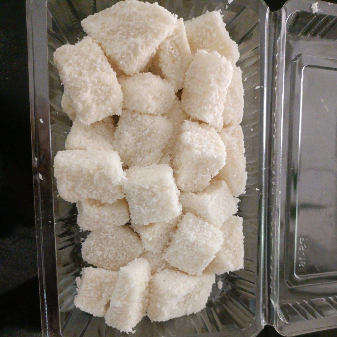 牛奶椰蓉小方块