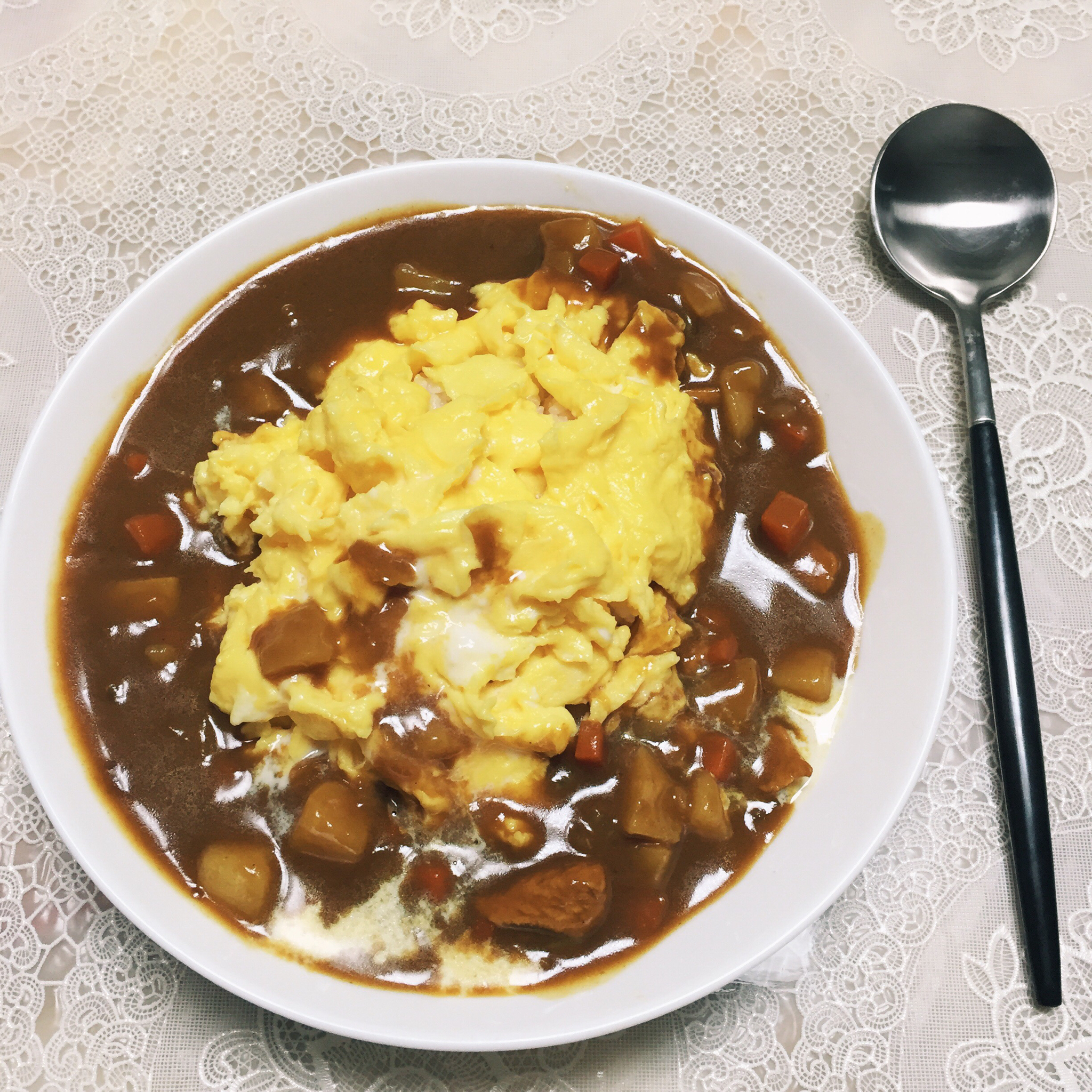 奶香鸡肉咖喱蛋包饭