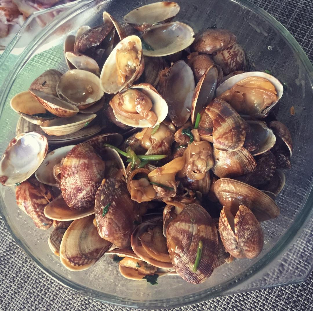 葱炒花蛤