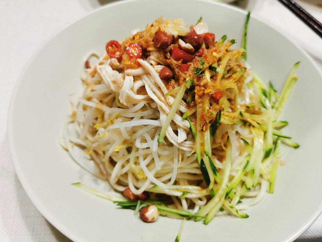 鸡丝凉面