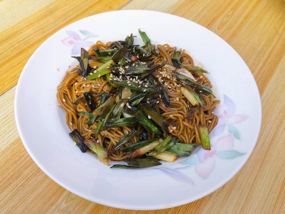 葱油拌面Spring Onion Noodles