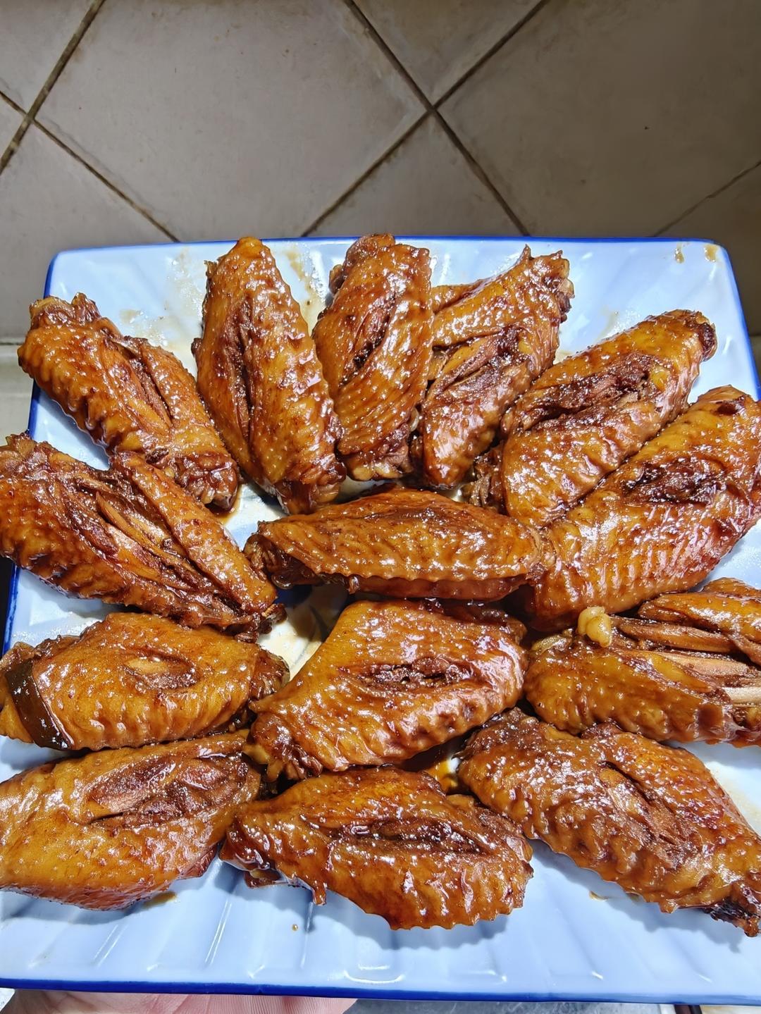 厨师长教你：“可乐鸡翅”的家常做法，味道鲜嫩可口，先收藏起来