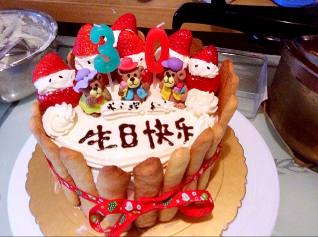 奶油水果装饰蛋糕