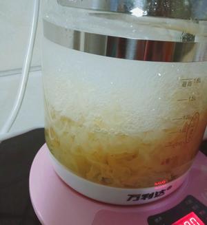 银耳红枣粥的做法 步骤2