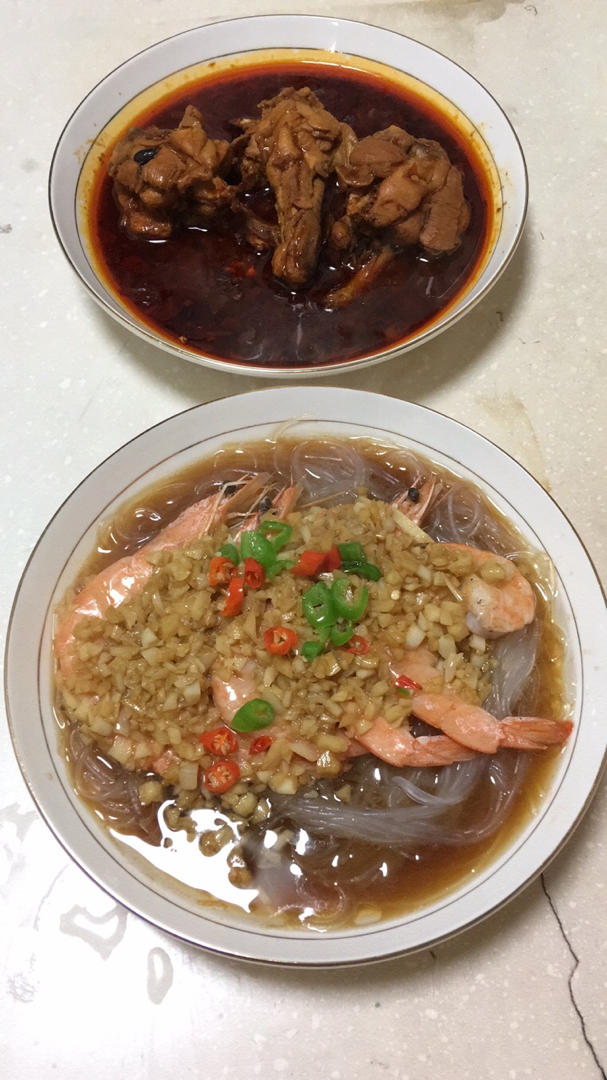 蒜茸粉丝蒸大虾（快手蒜蓉酱的做法）