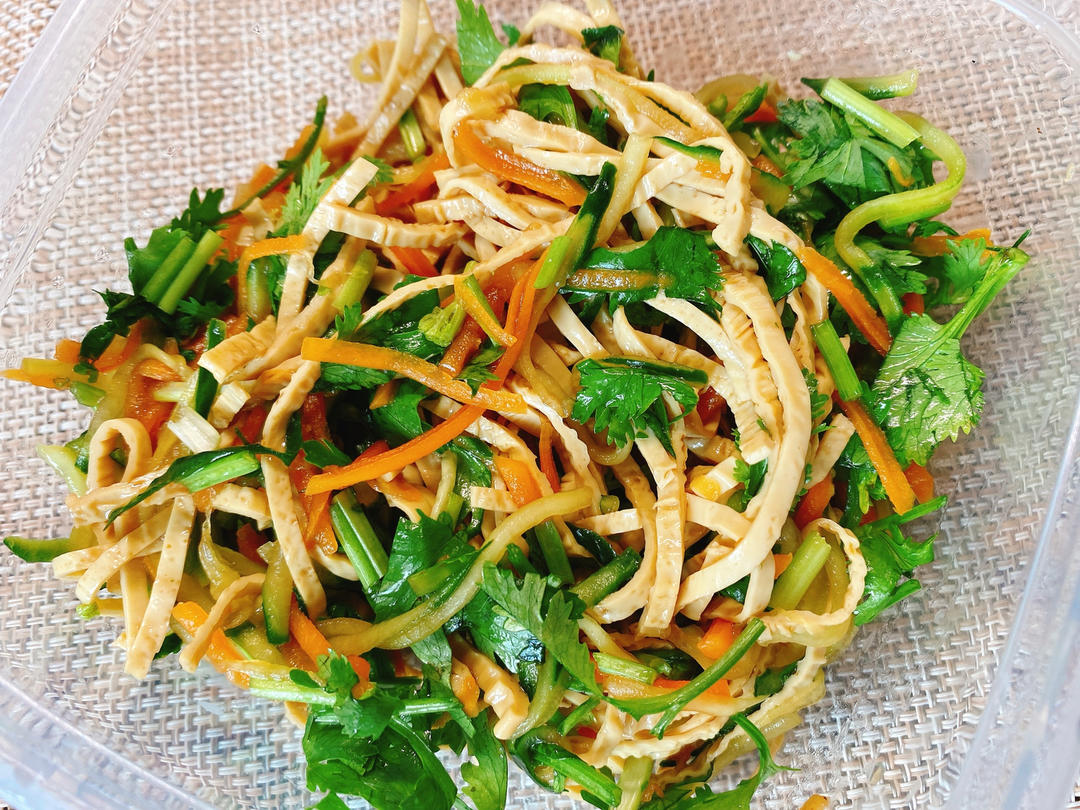 10分钟搞定-豪华版爆款凉拌豆腐丝