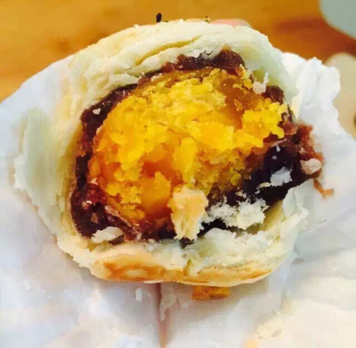 萌得掉渣渣的蛋黄酥