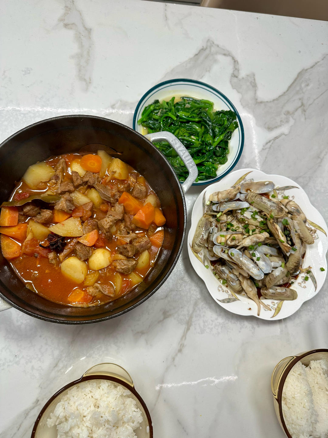 番茄土豆胡萝卜牛腩（牛肉鲜嫩的独家秘诀）