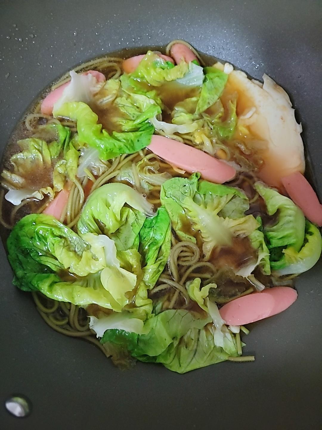 懒人速成：五分钟荷包蛋焖面