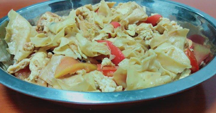 家常菜之辣椒炒腐竹鸡蛋