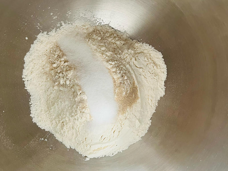 纯奶手撕吐司的做法 步骤1