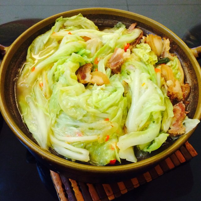 新晋朝阳区群众做的砂锅腊肉白菜