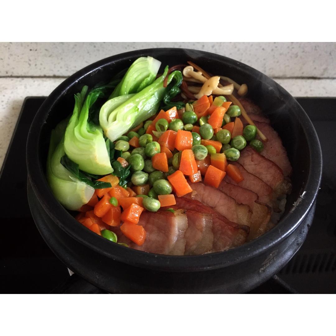 吴家汏尛姊做的腊鸭腿腊肠煲仔饭