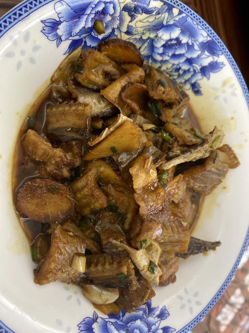 鳗鱼干烧肉