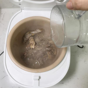 滋阴养胃祛湿--老鸭冬瓜薏米汤的做法 步骤6