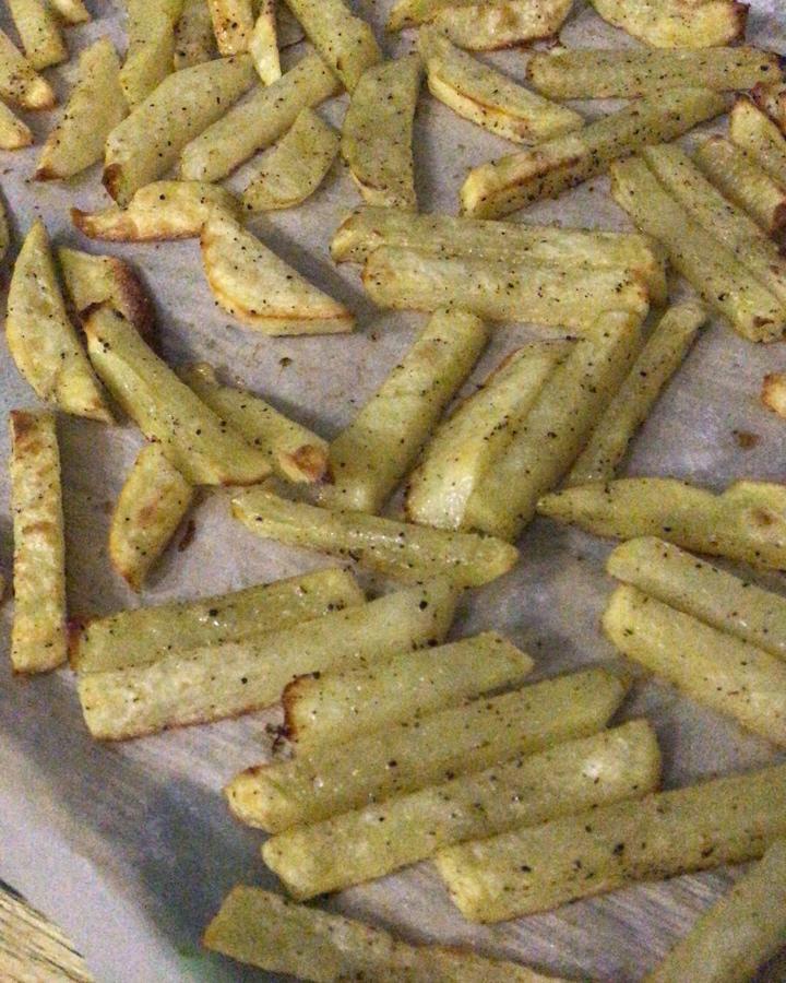 欧芹海盐烤薯条Chips with Parsley Salt——北鼎烤箱食谱