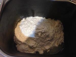 一分钟搞定简易白面包（面包机版）的做法 步骤2