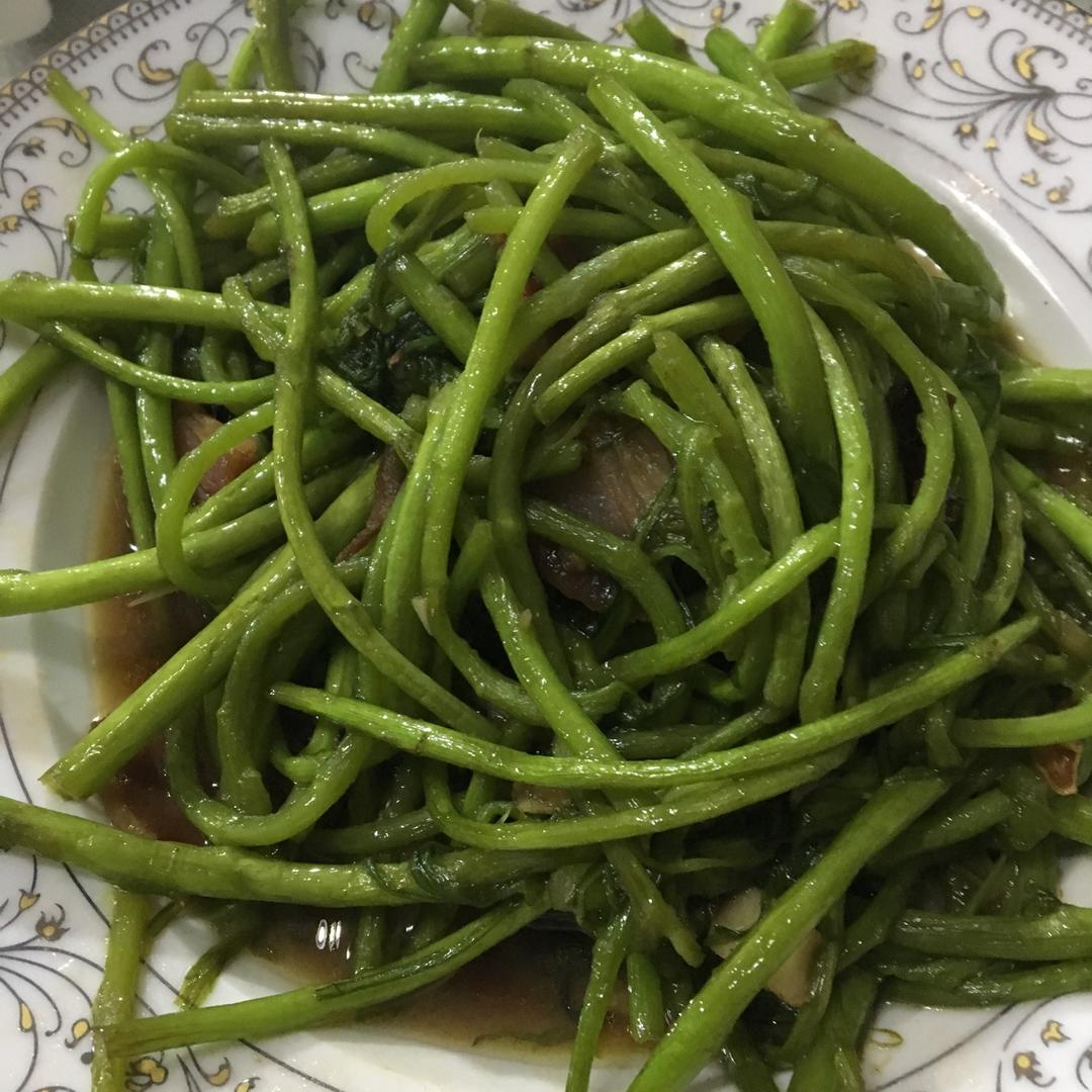 篱蒿炒腊肉