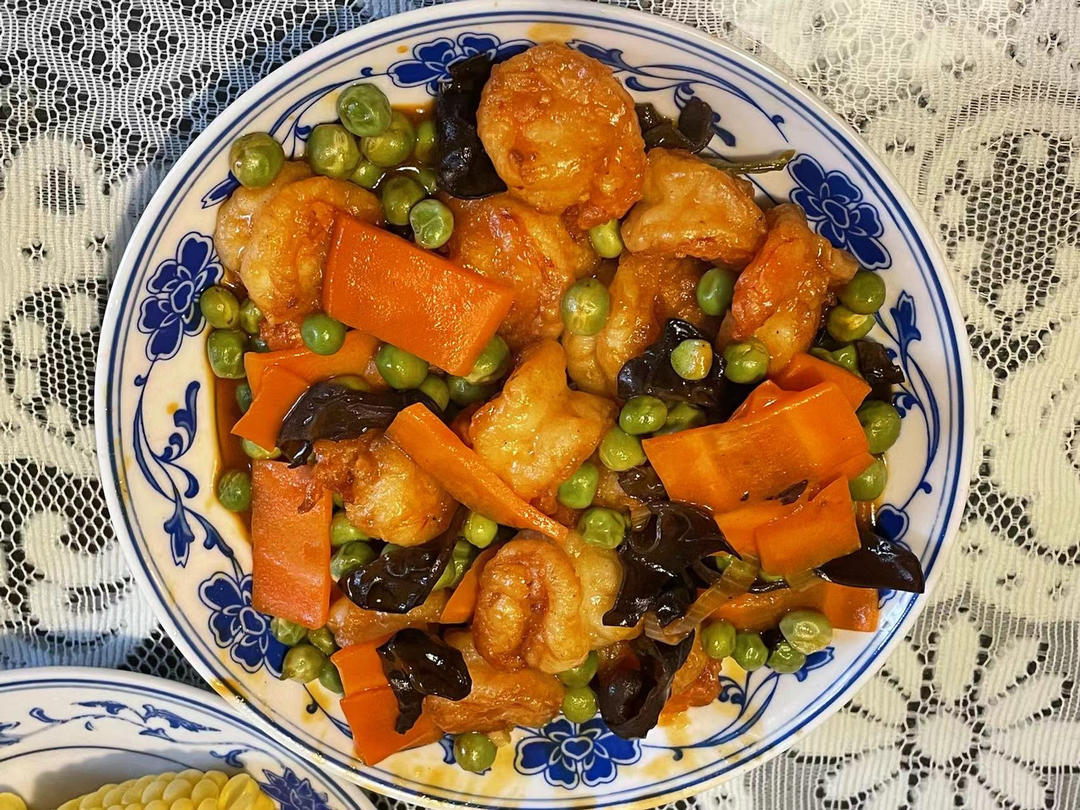 诱人的茄汁虾球