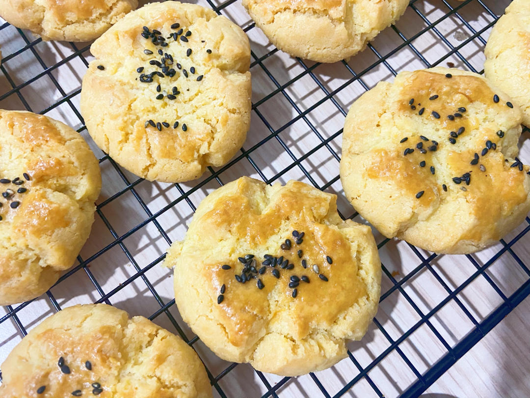 轻轻一按就碎掉的原味桃酥（不输猪油版）