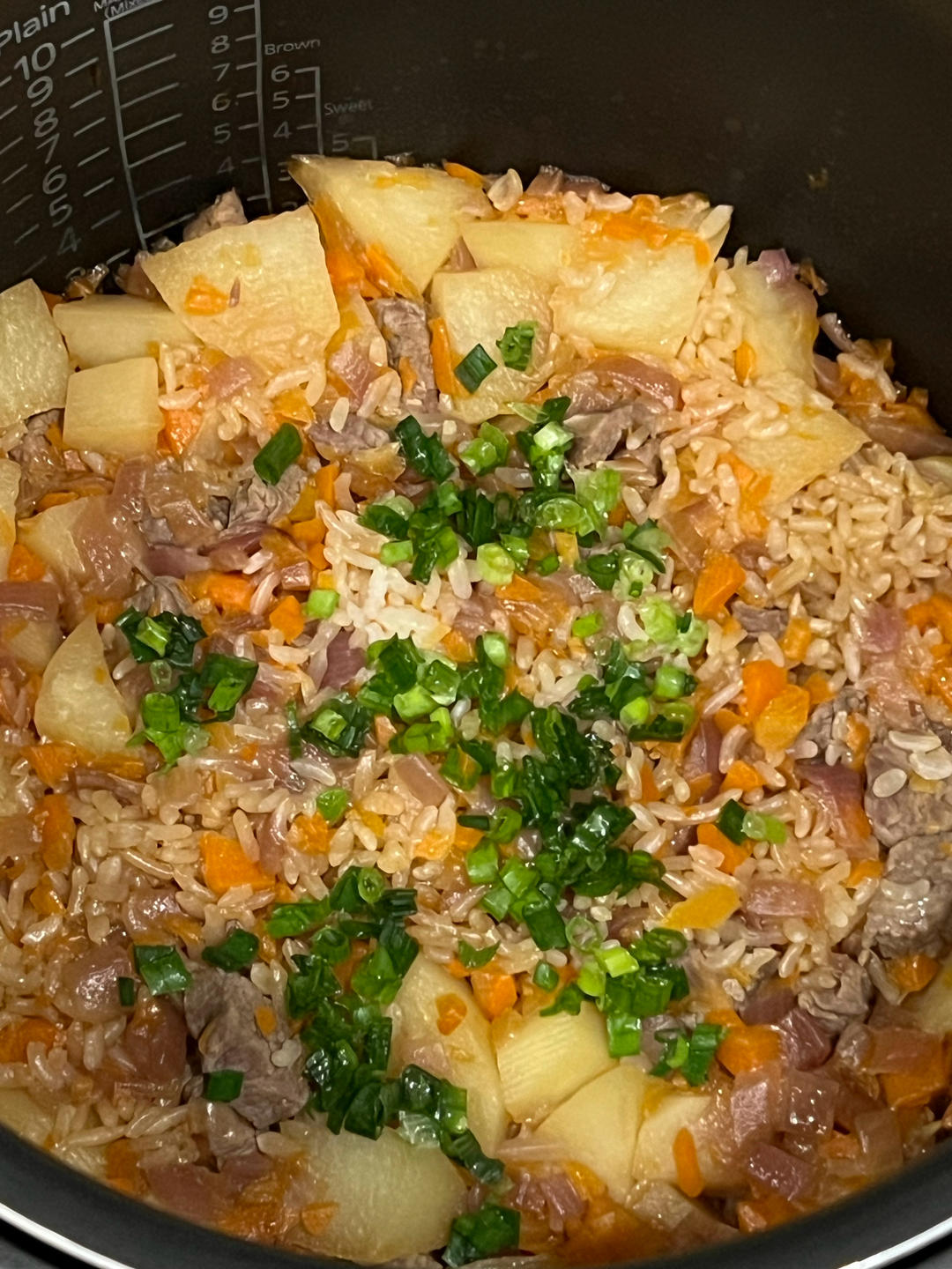 吃光光牛肉土豆焖饭