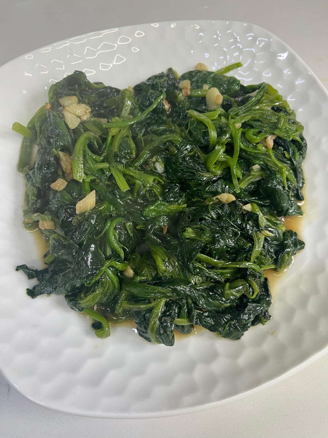 不涩口又嫩的清炒菠菜