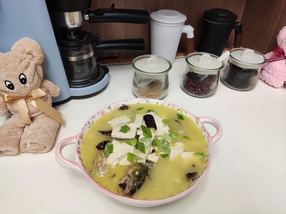 黄骨鱼(戈雅)炖豆腐—宝宝的营养餐的做法