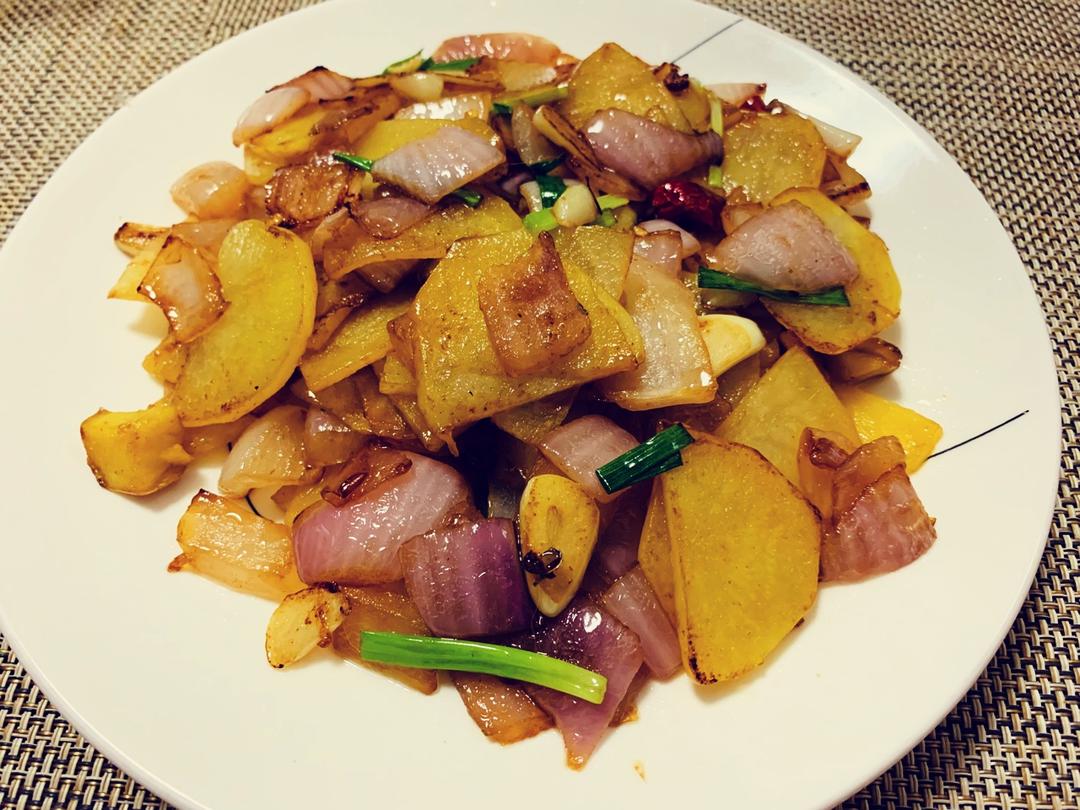 边吃边流泪的「孜然土豆片」