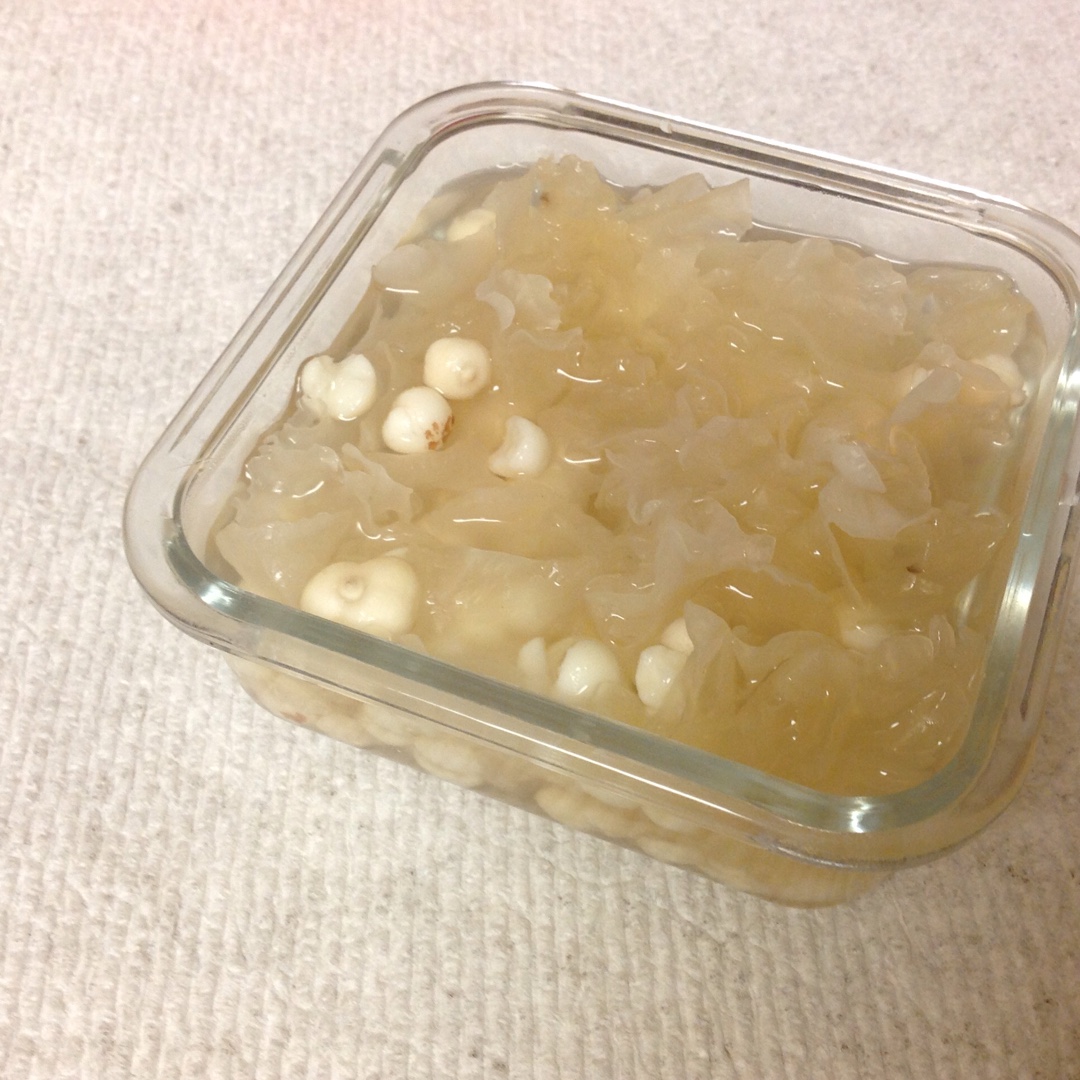 鸡头米鲜银耳羹  新鲜才是最好的