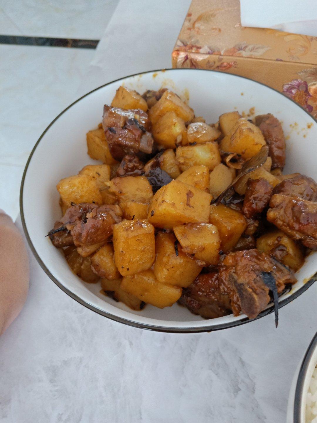 土豆炖排骨