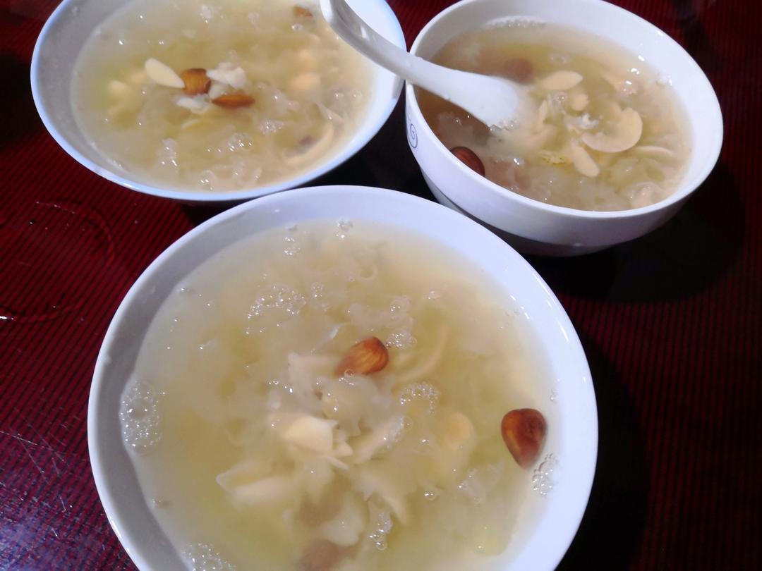 红枣银耳莲子羹