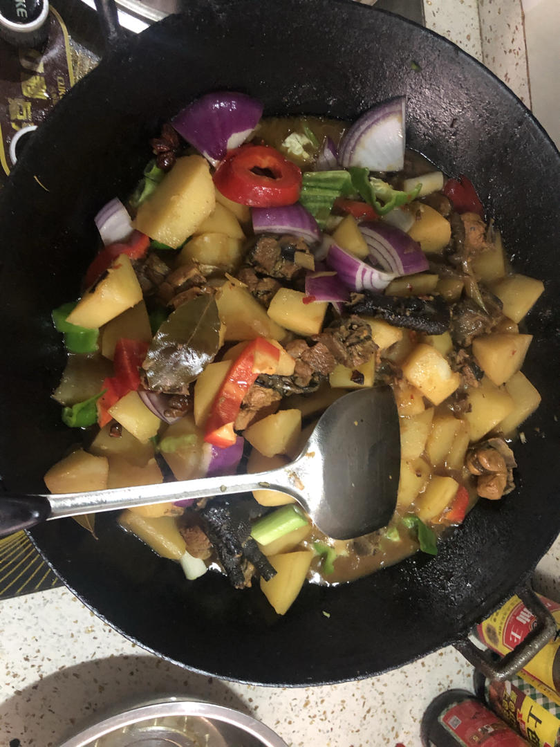 儿子娃娃吃的家庭版新疆大盘鸡