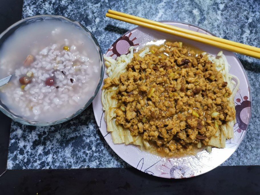 炒鸡下饭肉末金针菇