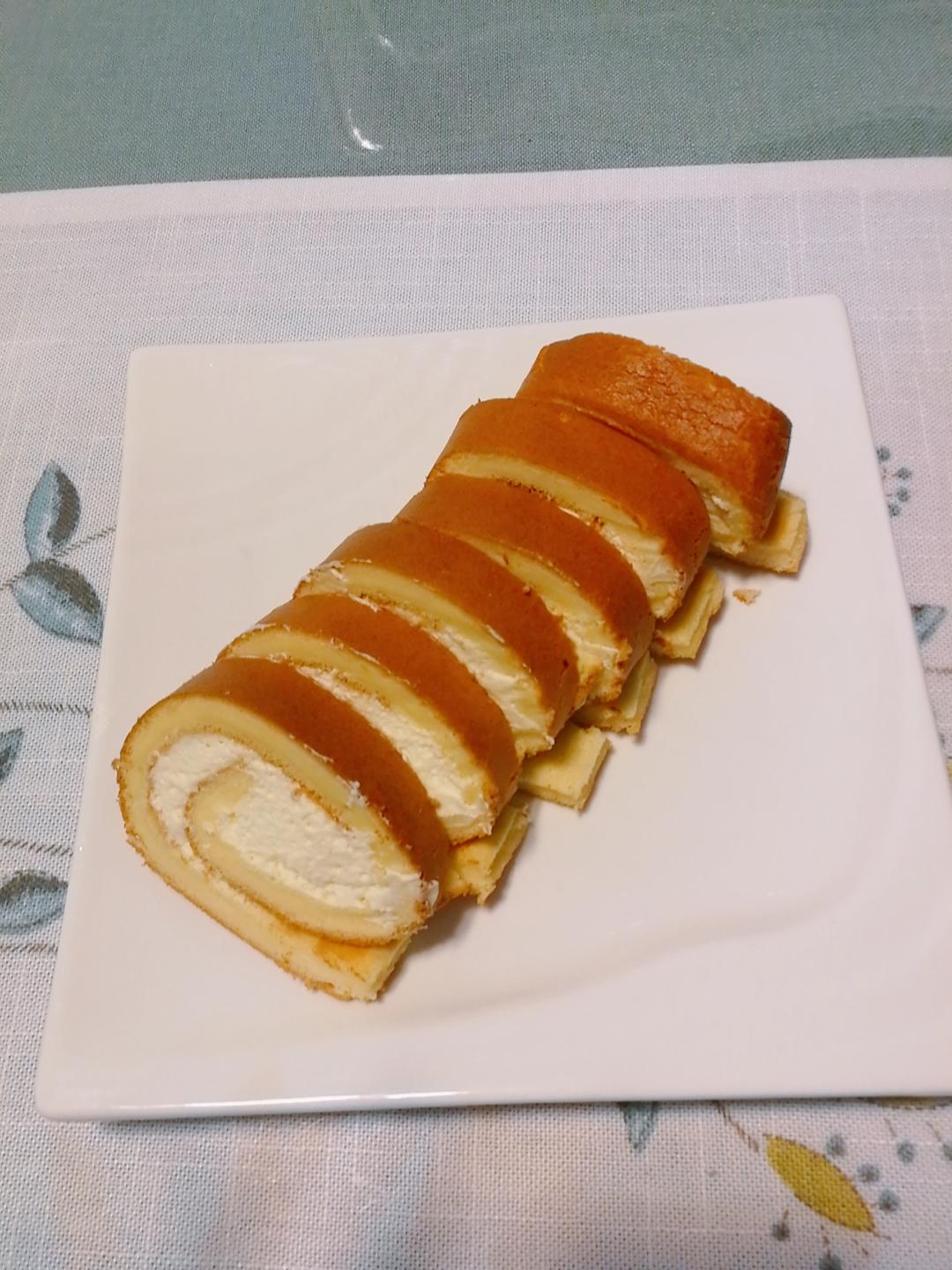 戚风奶油蛋糕卷