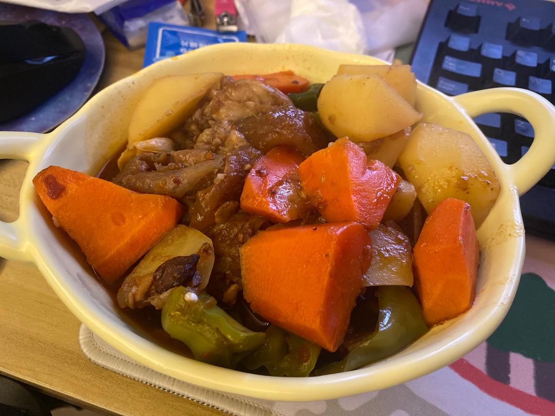 完胜刘一锅的 筋头巴脑炖土豆胡萝卜