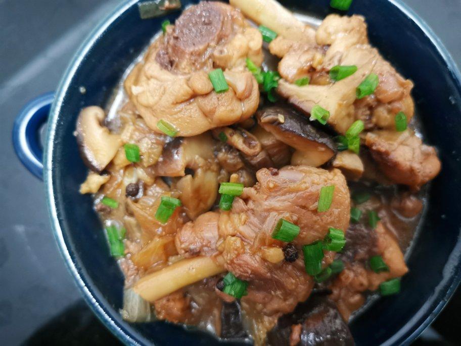香嫩鸡腿煲