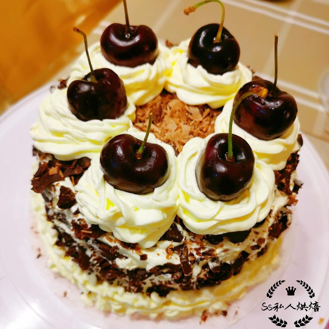 黑森林蛋糕：樱桃酒是她的灵魂