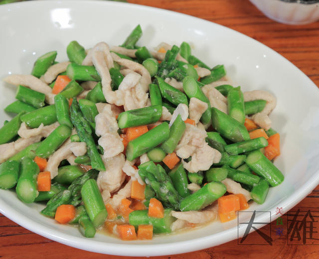 清爽下饭菜:芦笋炒肉丝的做法