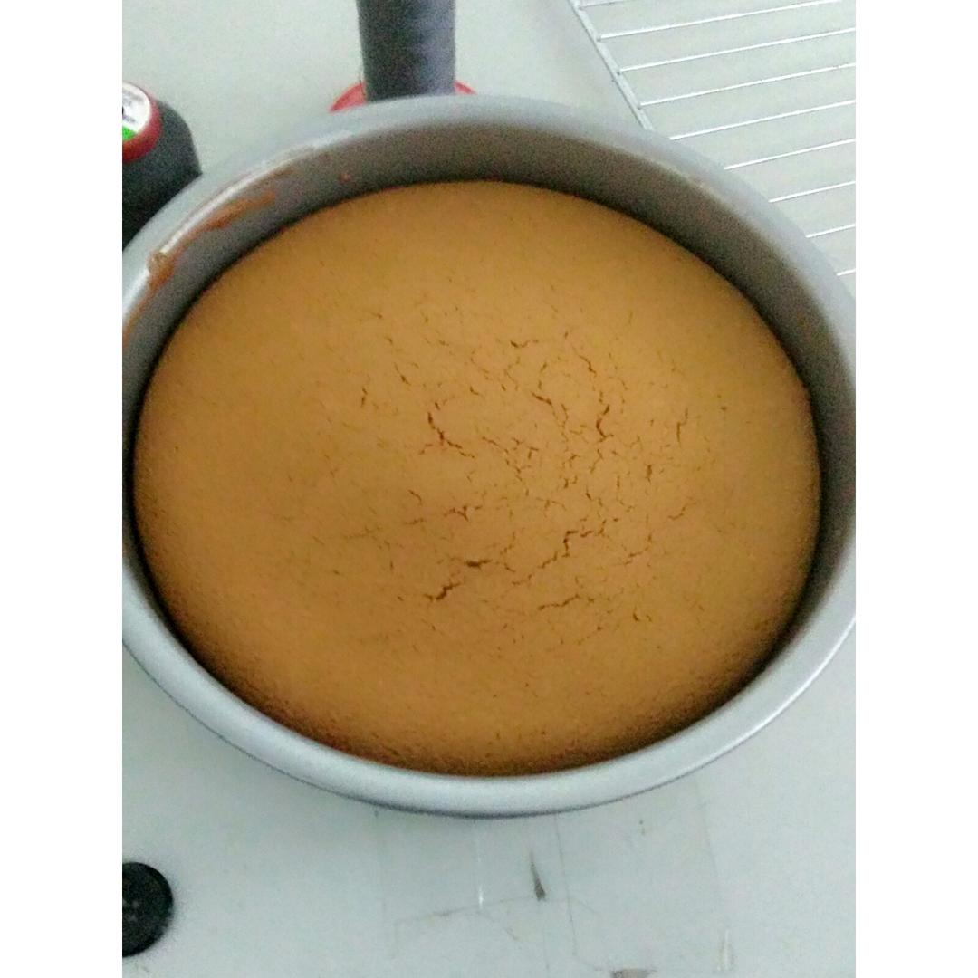 超简单完美戚风蛋糕（6寸2蛋）附打发、翻拌、脱模视频