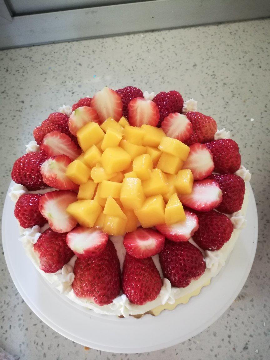 casey1125做的8寸水果生日蛋糕