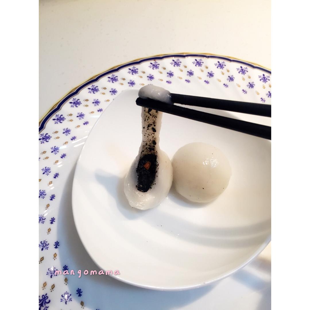 花生黑芝麻汤圆