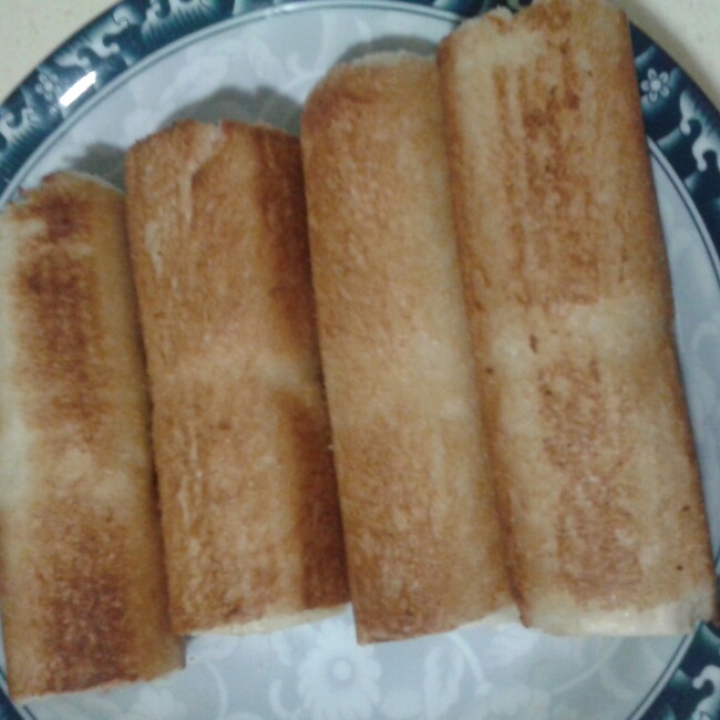 鸡蛋吐司香蕉卷