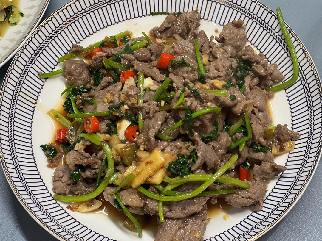 小炒黄牛肉，肉嫩味香！太好吃了简直是米饭杀手！