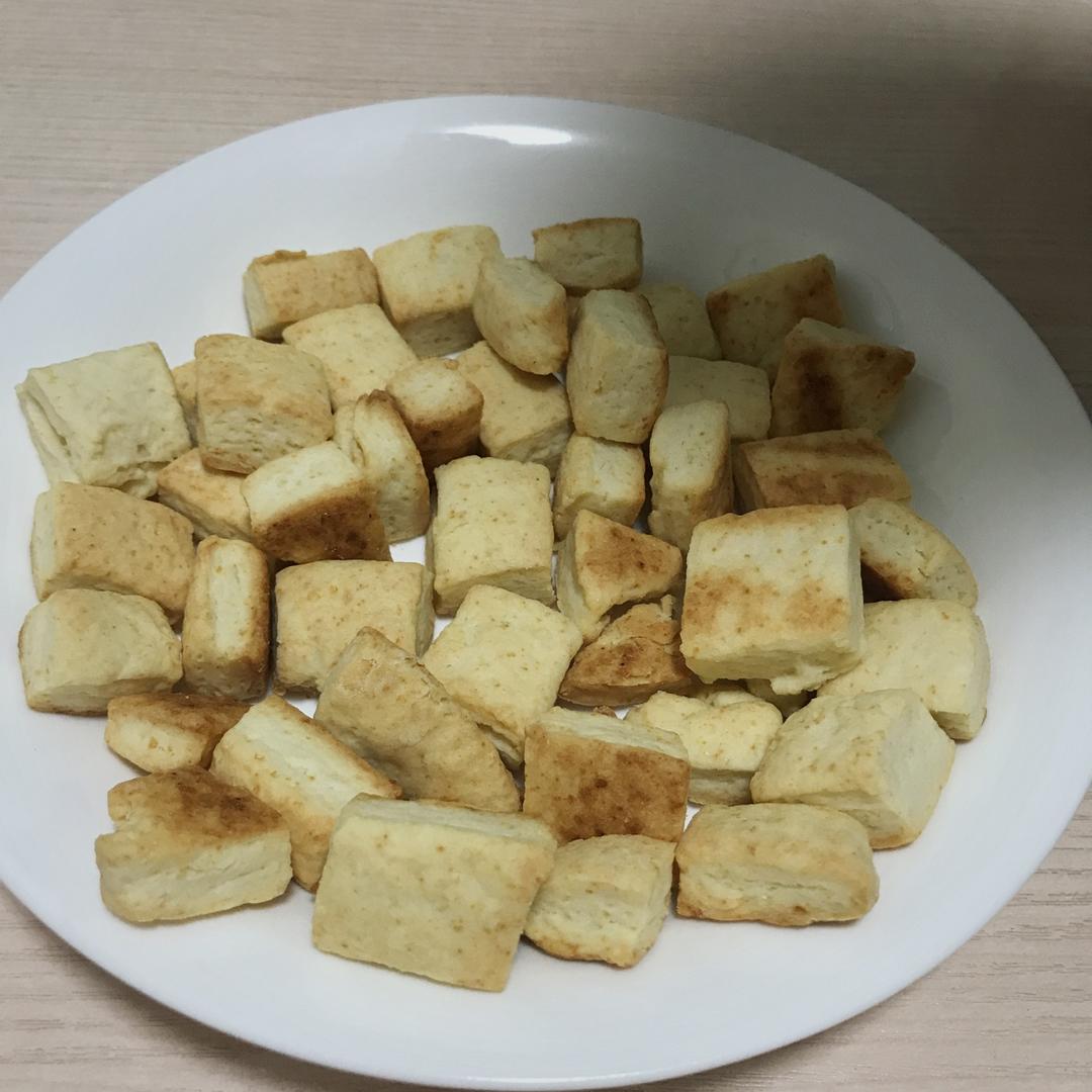 【视频】3分钟 奶油司康Scone(可能是世界上最快手的司康) 消耗淡奶油～