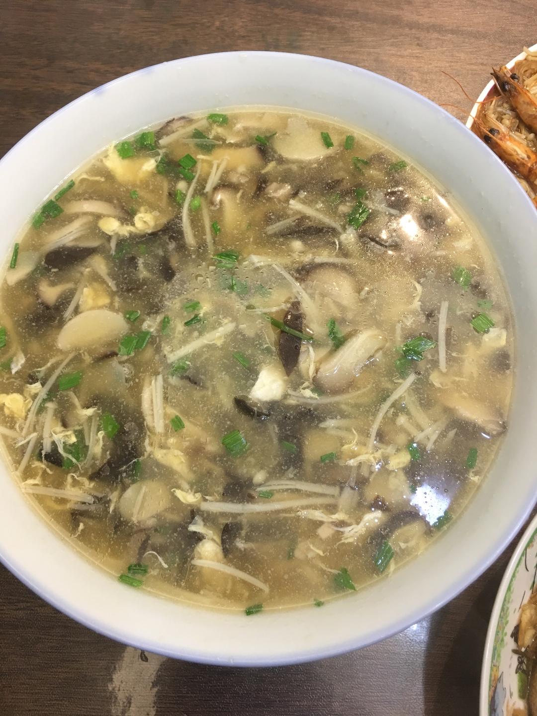 牛肉菌菇汤的做法
