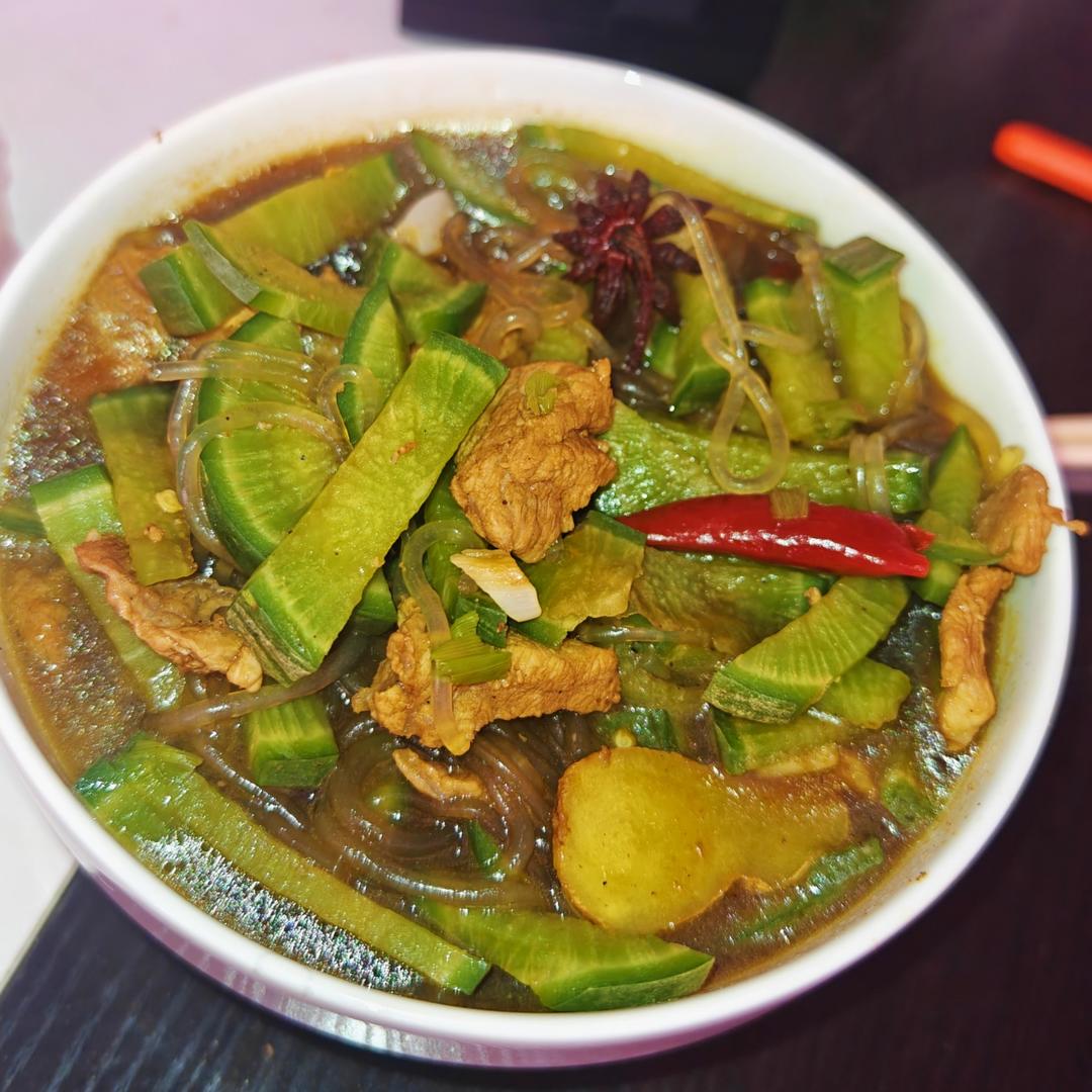 萝卜比肉好吃的猪肉萝卜炖粉条
