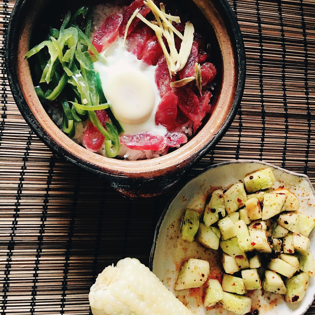 广式腊味煲仔饭