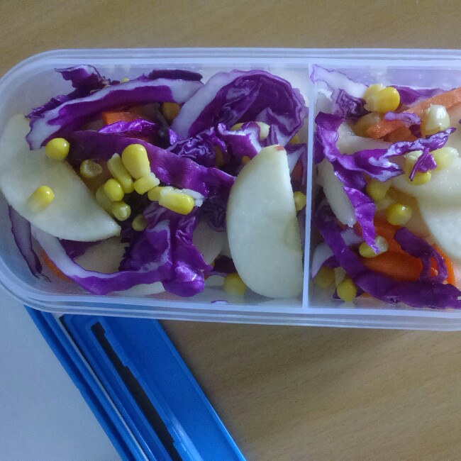 紫甘蓝苹果沙拉