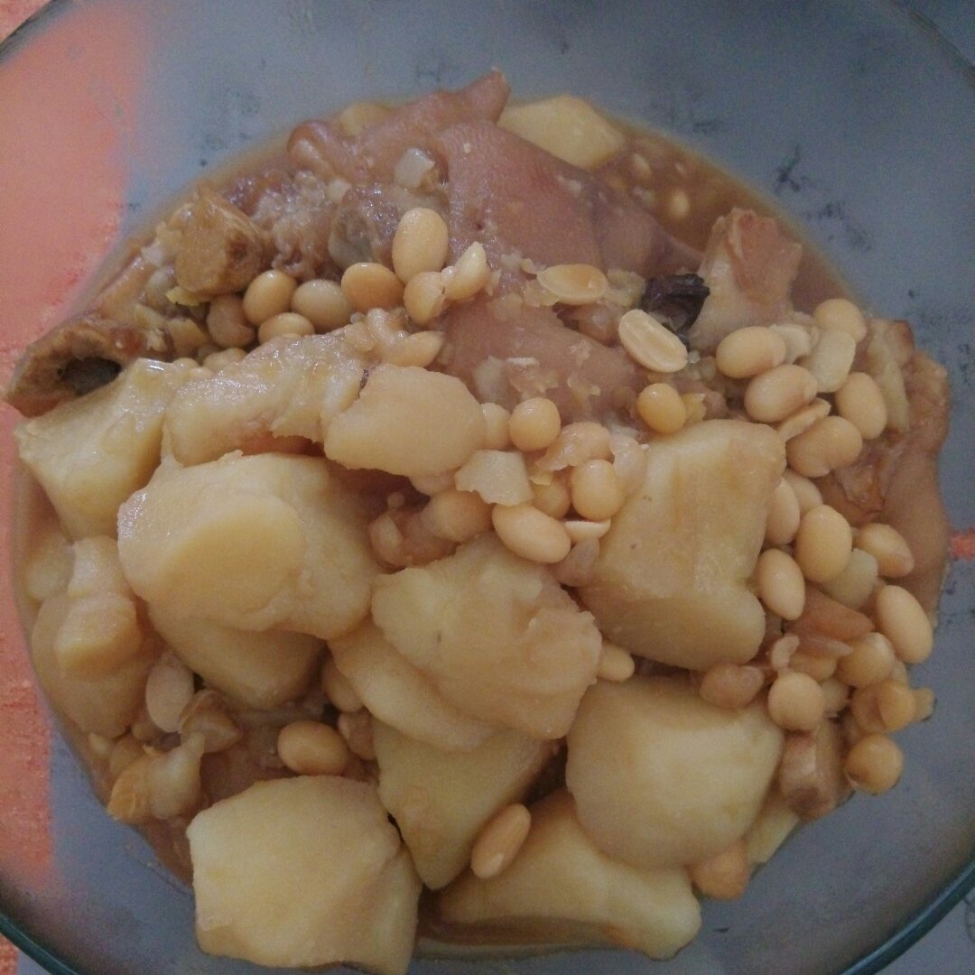 美味的家常菜：红烧猪蹄