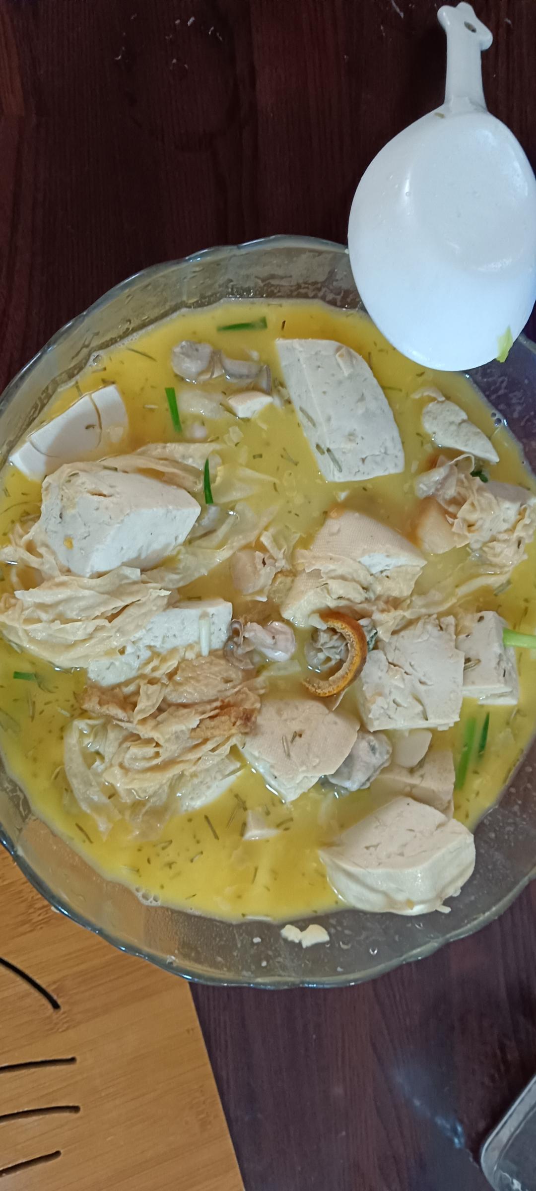 海蛎子豆腐汤